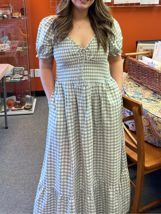 Universal Thread Dresses & Skirts - Universal Thread Green Gingham Maxi Dress with Puff Sleeves